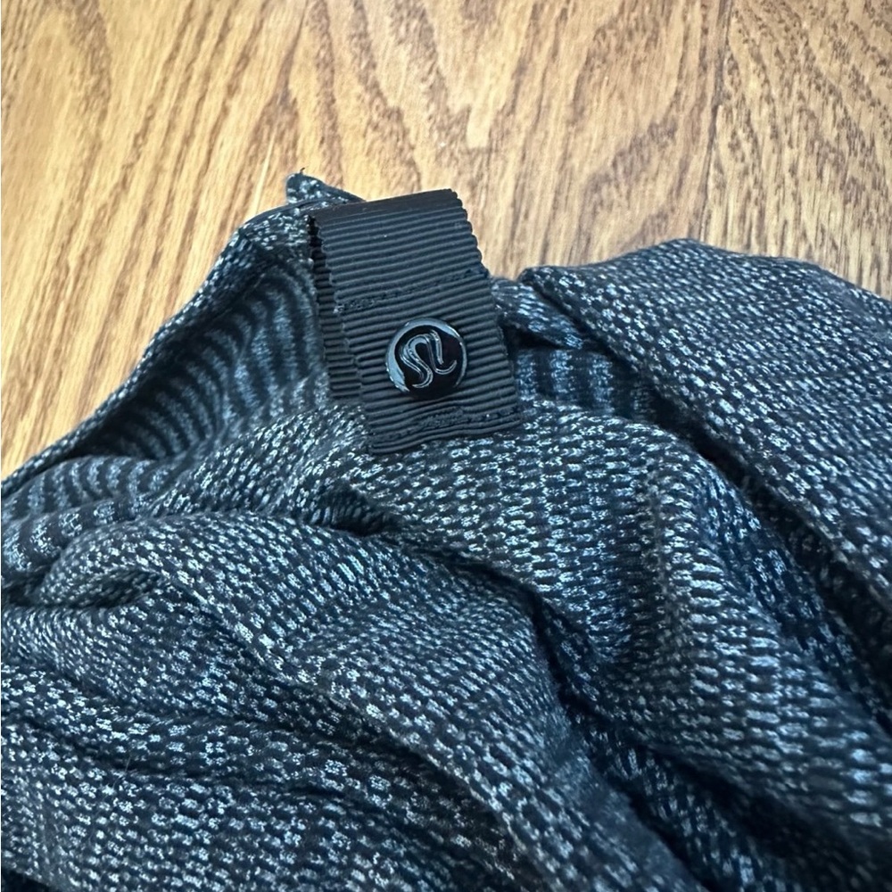 Lululemon Reversible Vinyasa Scarf - Picture 2 of 5